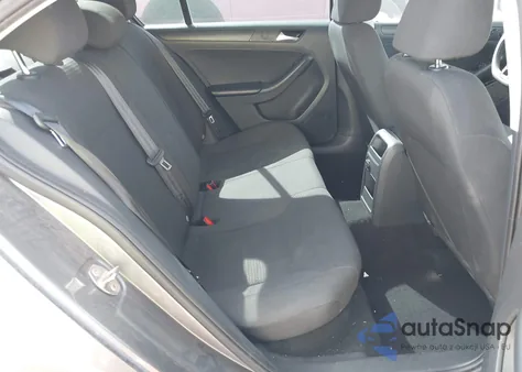 2015 Volkswagen Jetta 2.0L S z USA, uszkodzony, nr VIN 3VW2K7AJ8FM284533